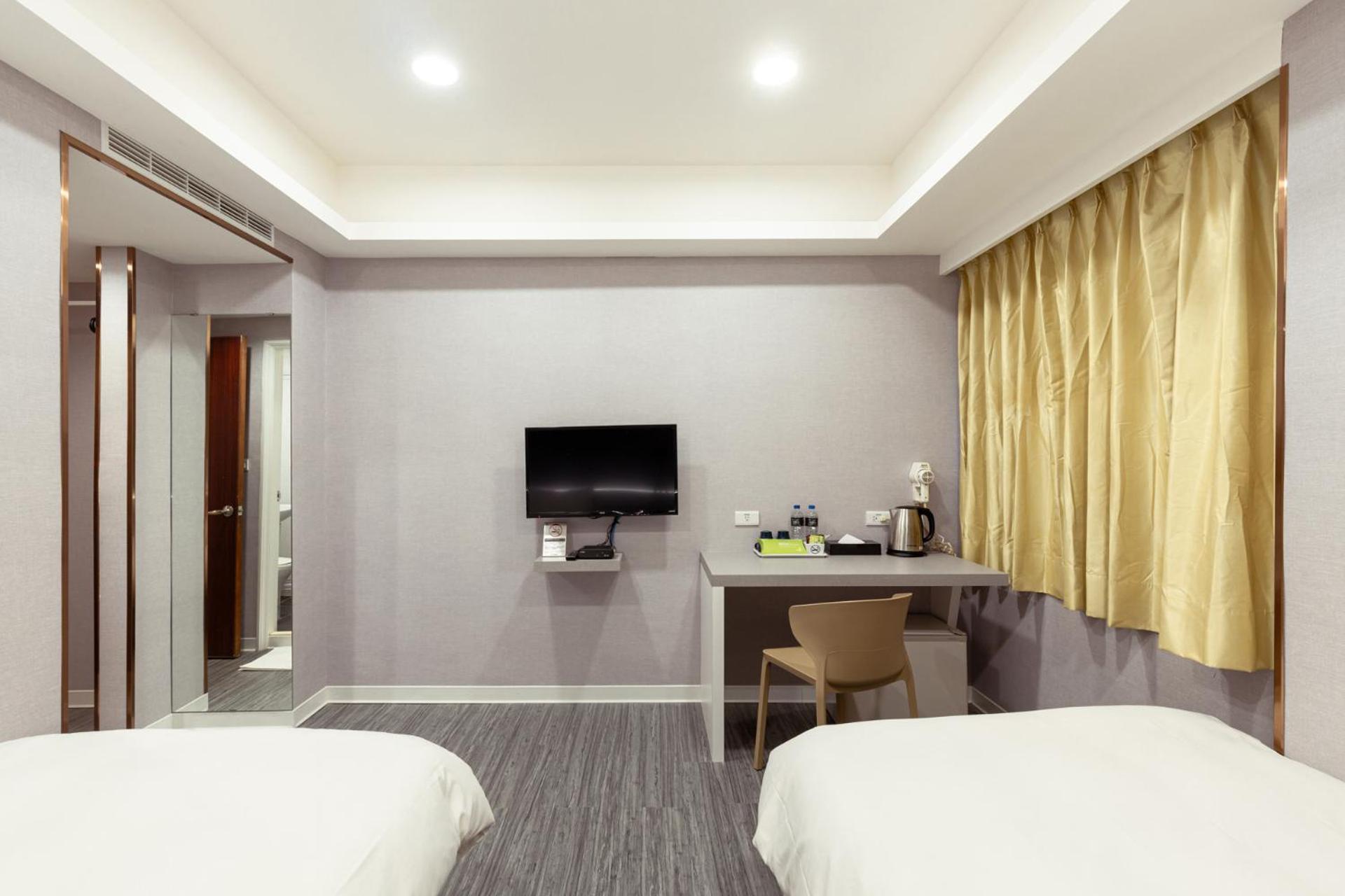 Kiwi Express Hotel - Zhongqing Тайчжун Екстер'єр фото