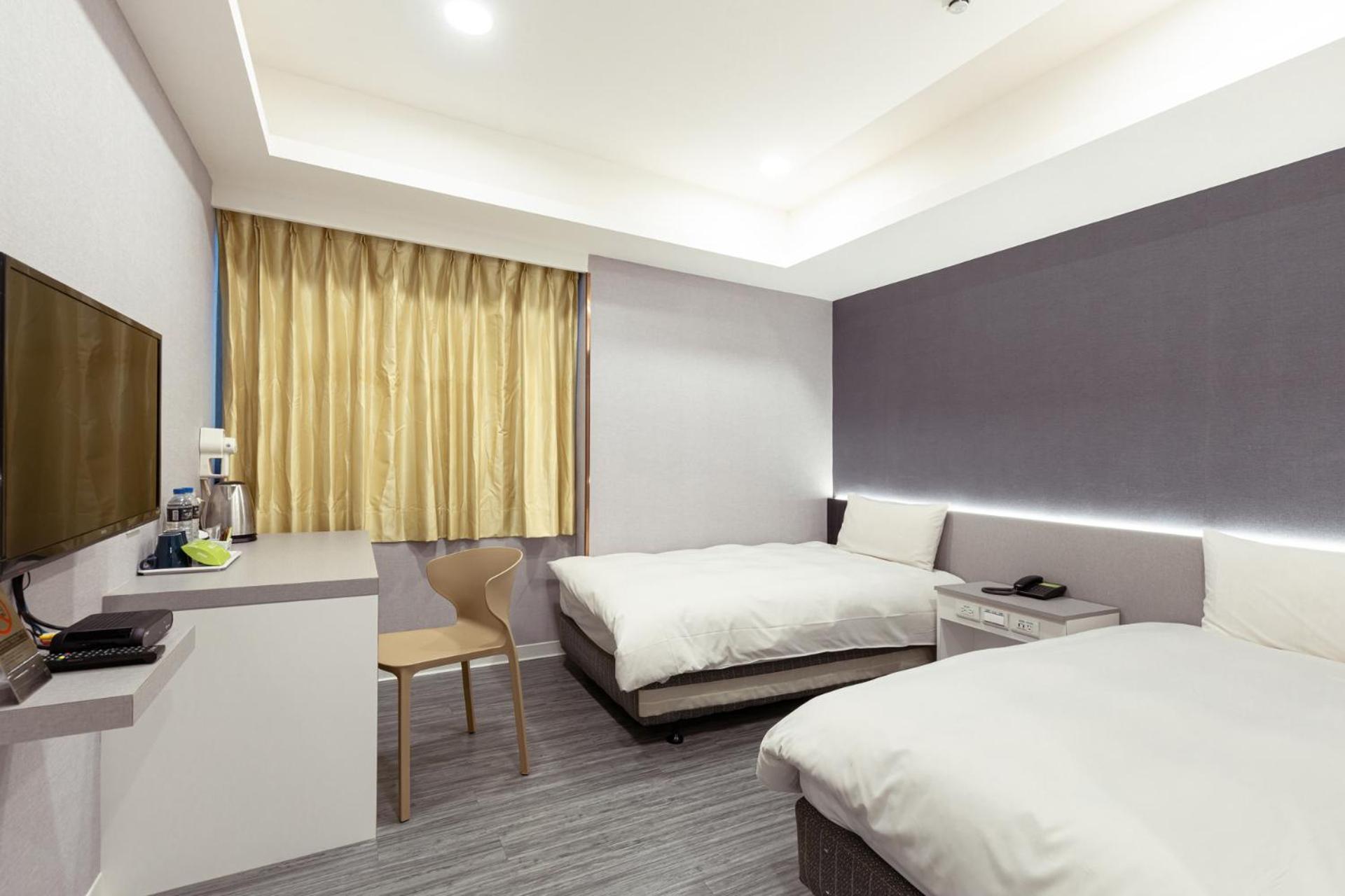 Kiwi Express Hotel - Zhongqing Тайчжун Екстер'єр фото
