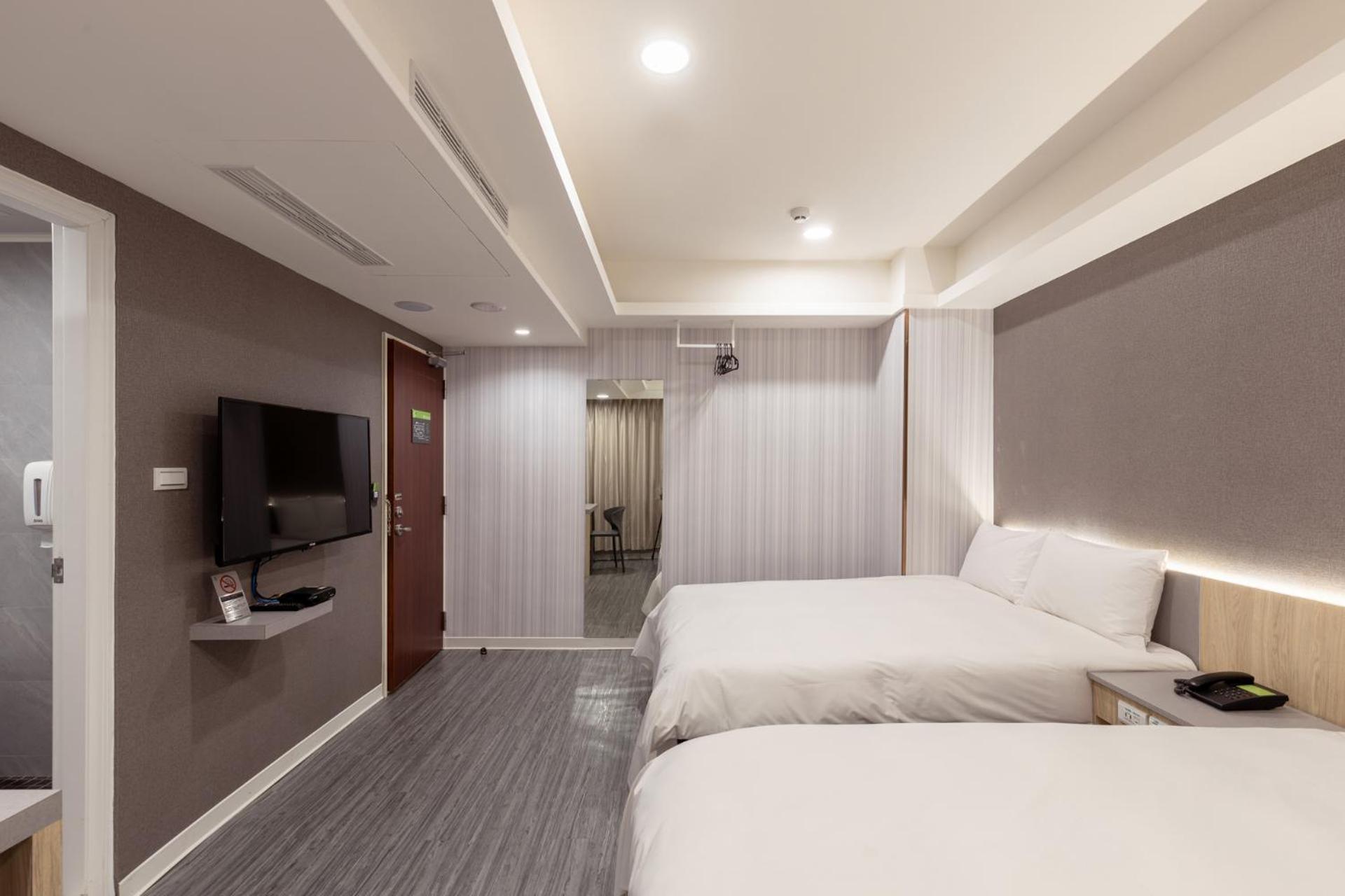 Kiwi Express Hotel - Zhongqing Тайчжун Екстер'єр фото